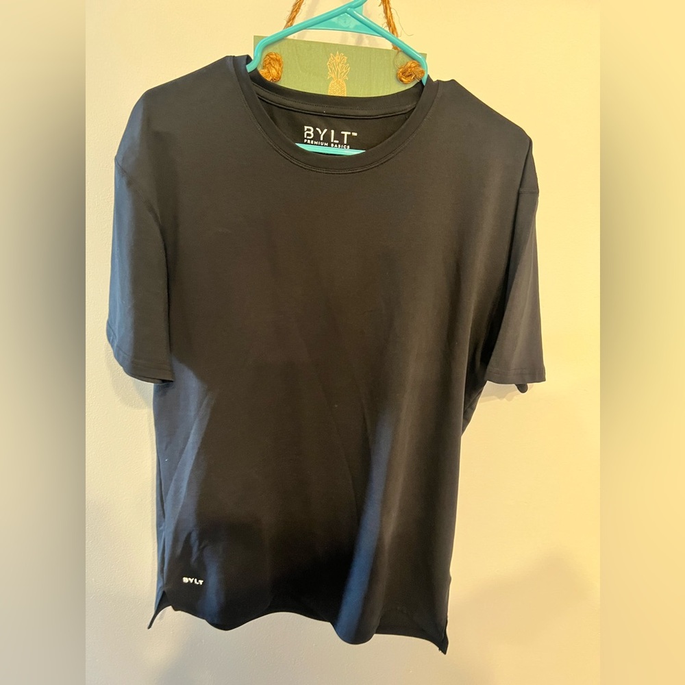 BYLT lux crew neck tee. BLACK. Like new. Large